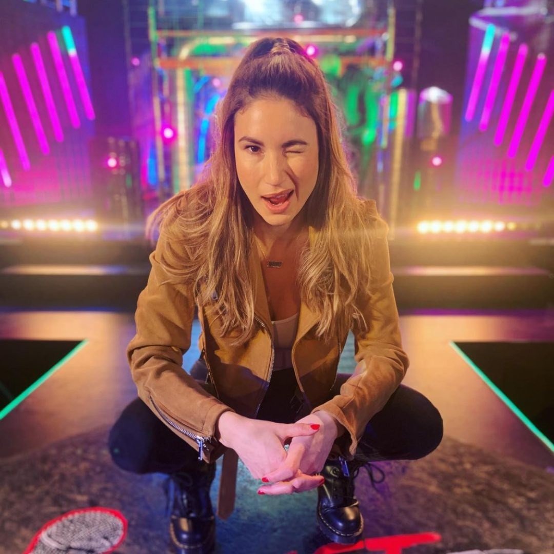 LEILA LADARI - COMEDIAN
