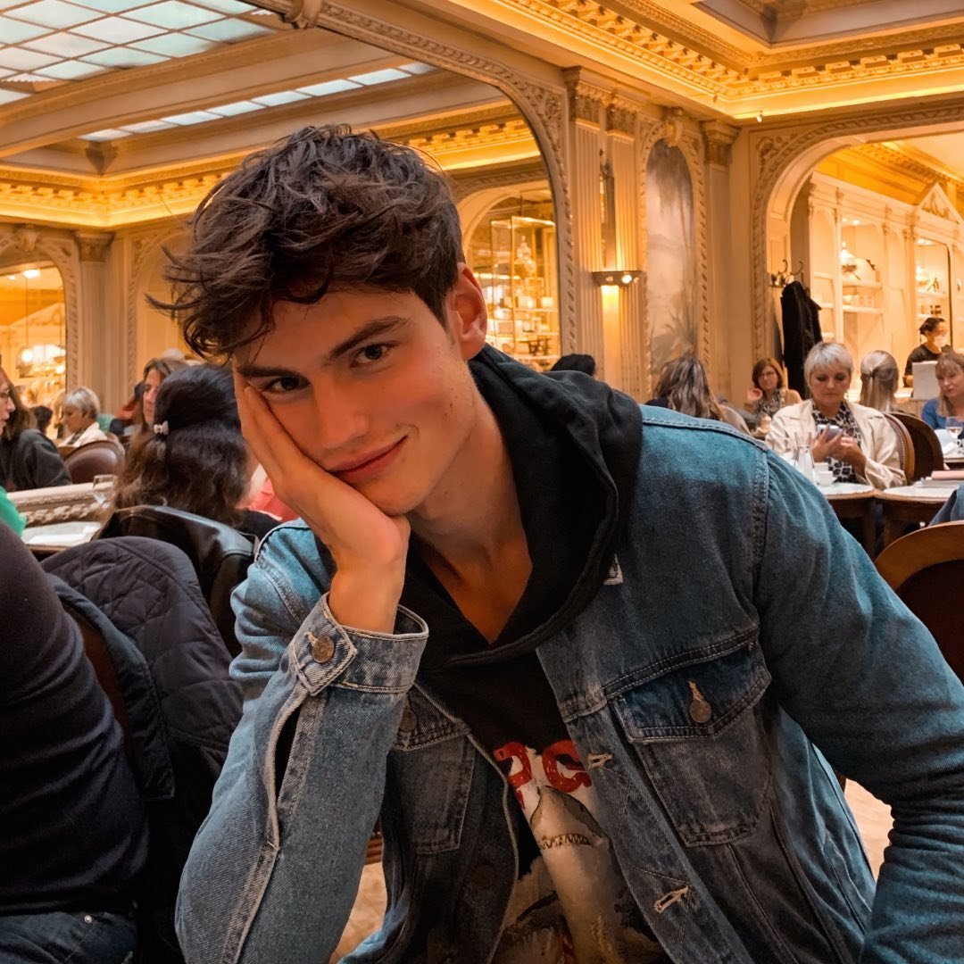MORITZ HAU