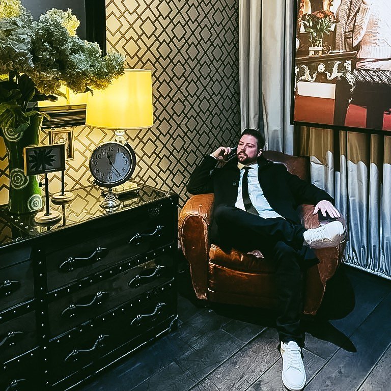 Felix Von Jascheroff/official