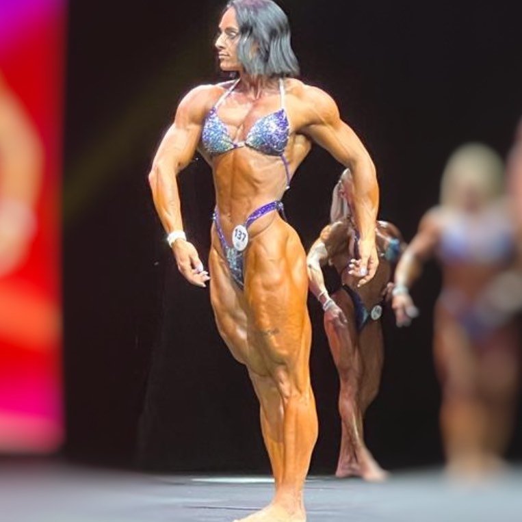 Kolly Amandine??IFBB PRO