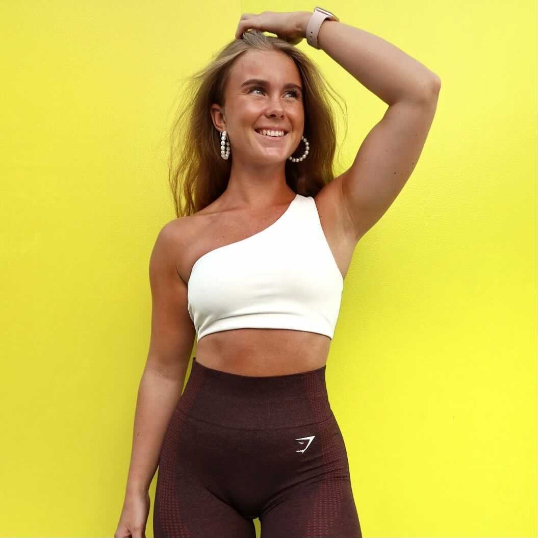 EMMA ? ONLINE FITNESS COACH