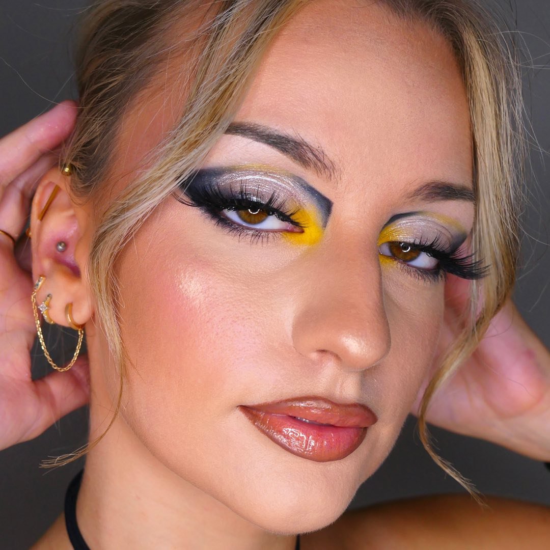Eva | Beauty Content Creator