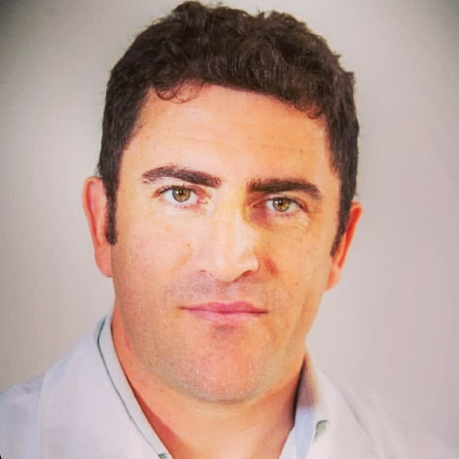 Dr Lari Rhinoplastie / Maxillo