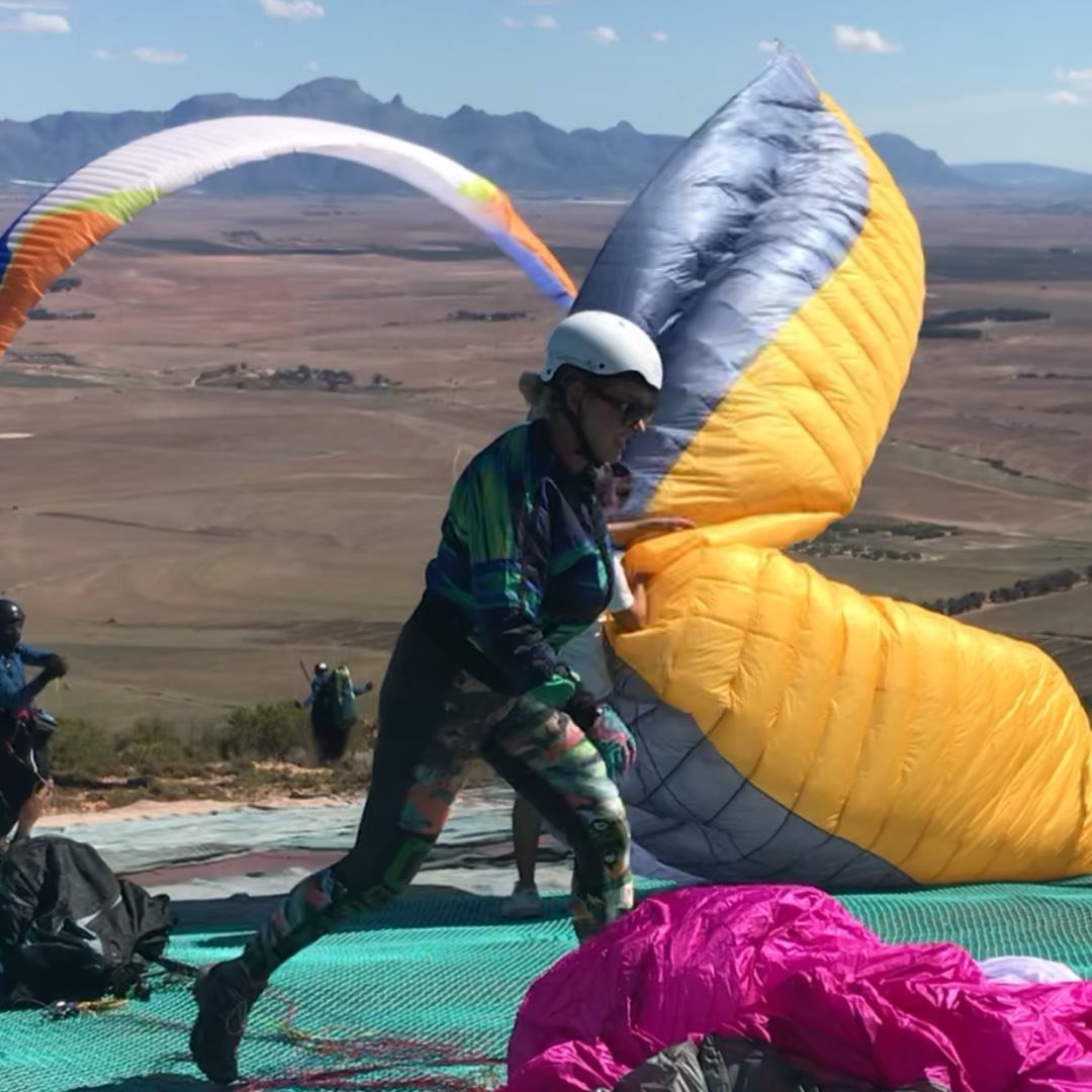 Paragliding Girl ??