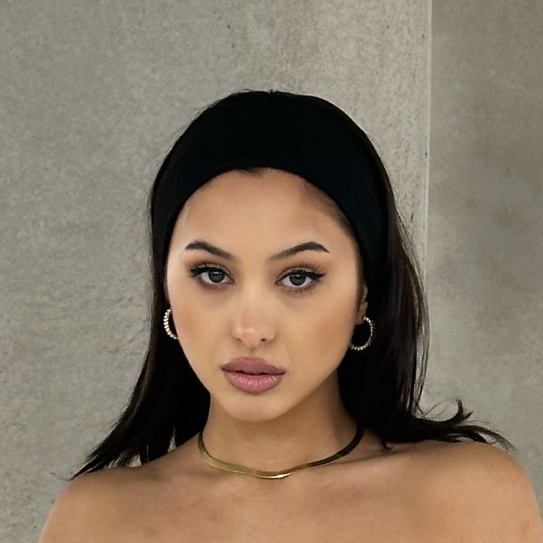 LARA CALLON