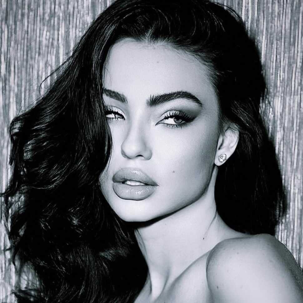 Iva Xhelili