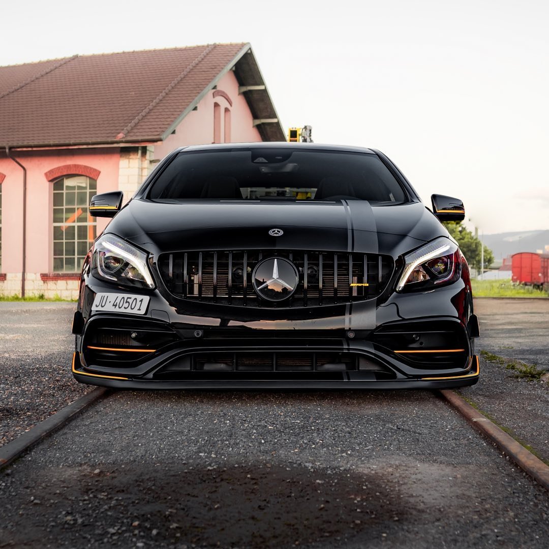 MERCEDES-BENZ A45 AMG