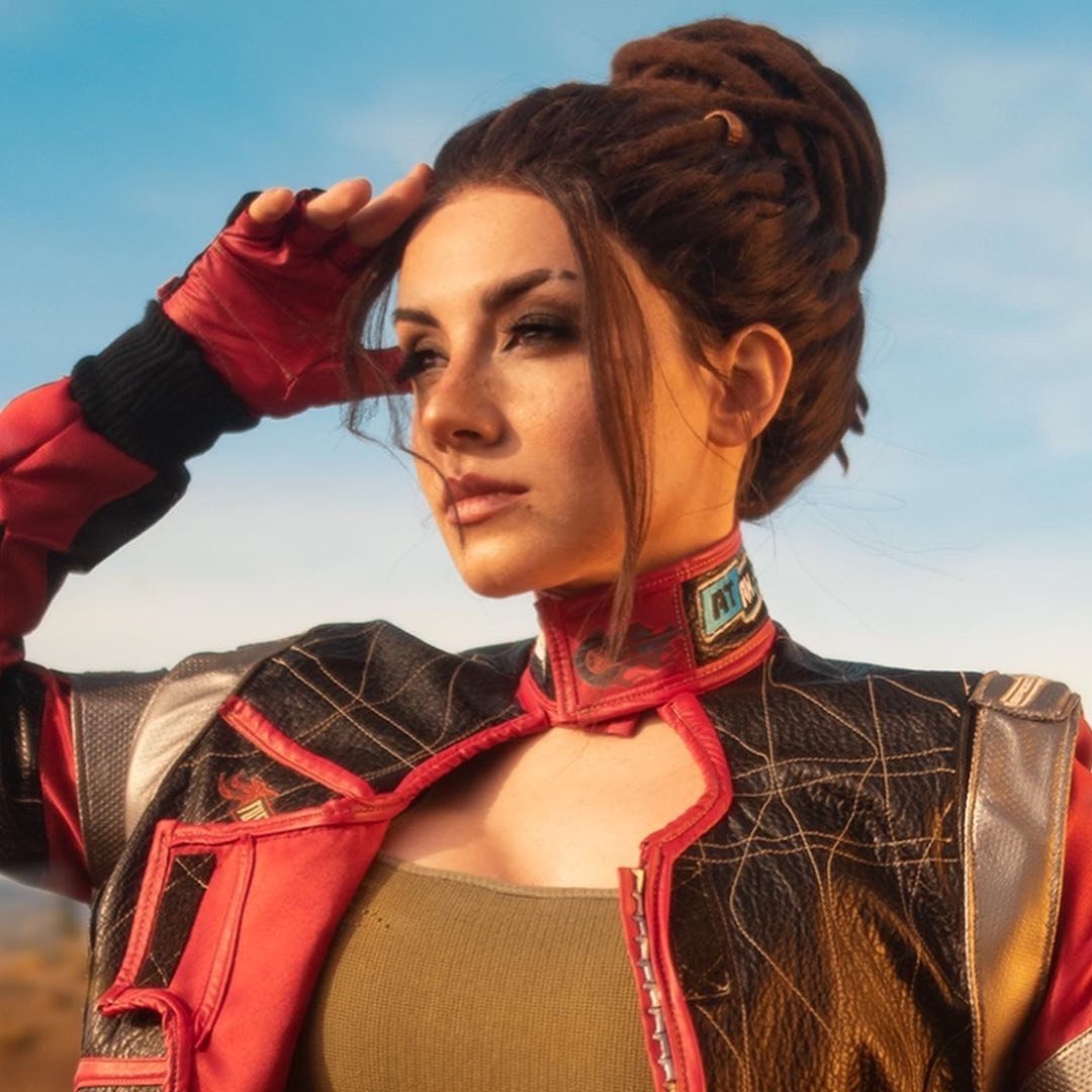 EzySummers Cosplay