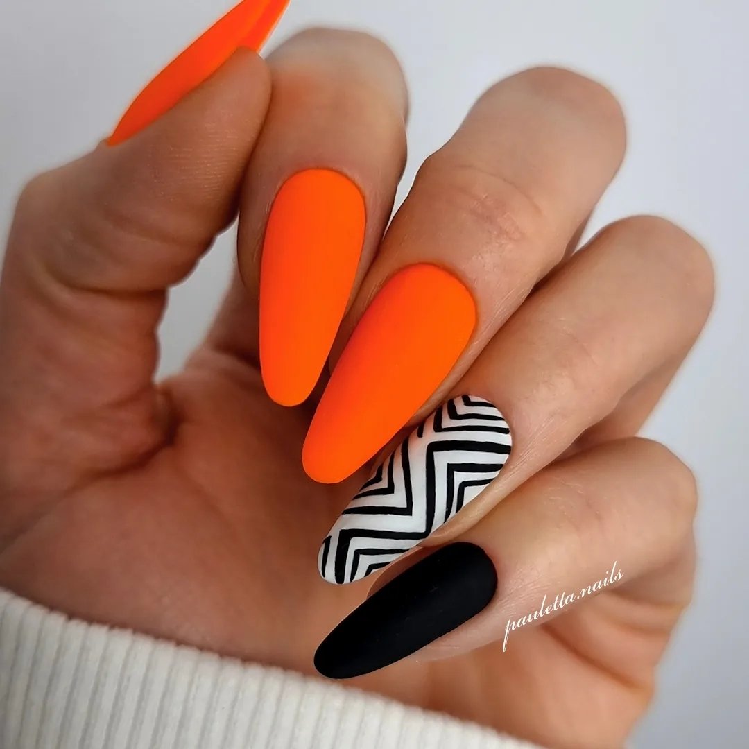 ? NAILS DESIGNER PAULA ?