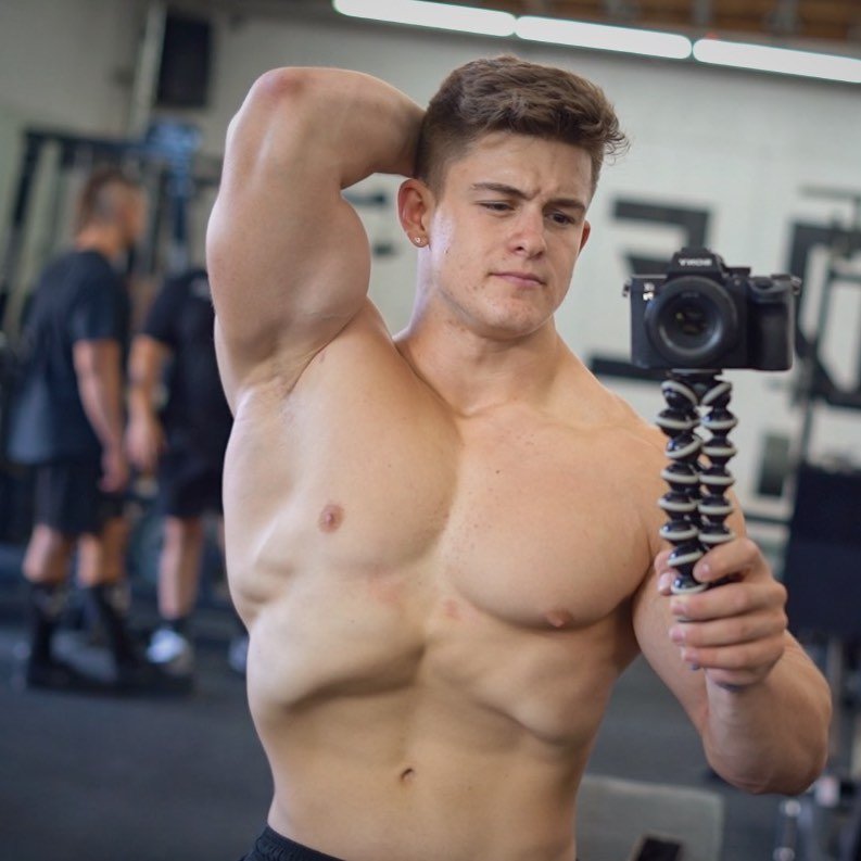 Joan Pradells IFBB PRO