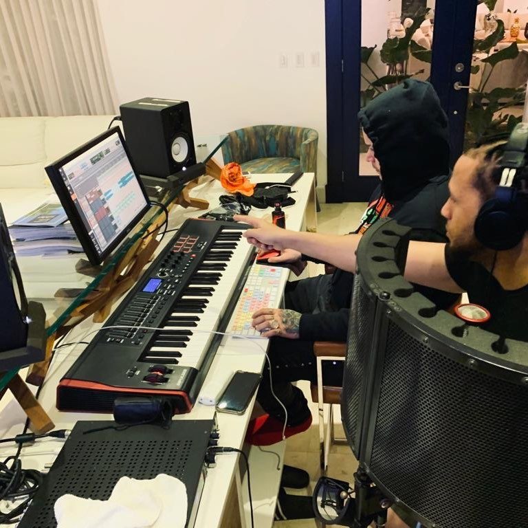 CH?EL ? PRODUCIENDO