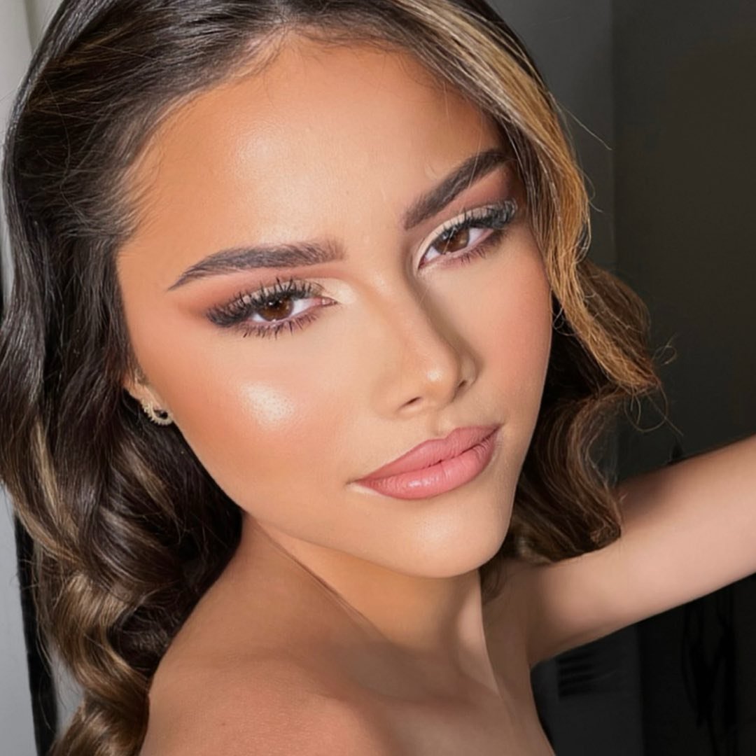 BEAUTY MAKEUP ARTIST