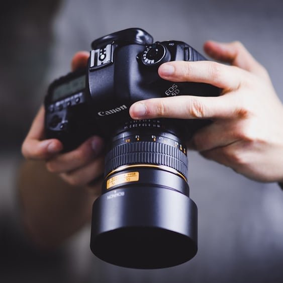 PHOTOGRAPHY TIPS & TRICKS ™