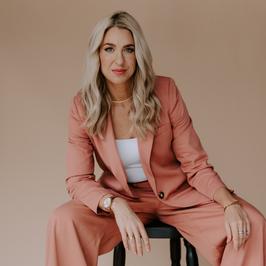 Jenna Kutcher  ✨ GOAL DIGGER PODCAST