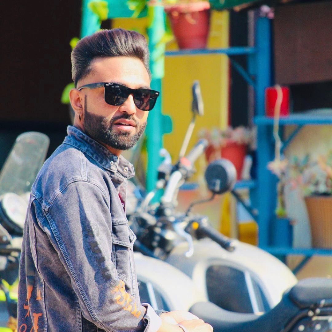 Scissor Cut Unisex Hair Saloon