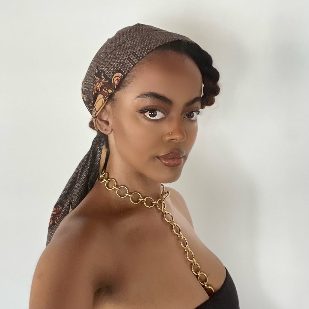 Eniola Hu