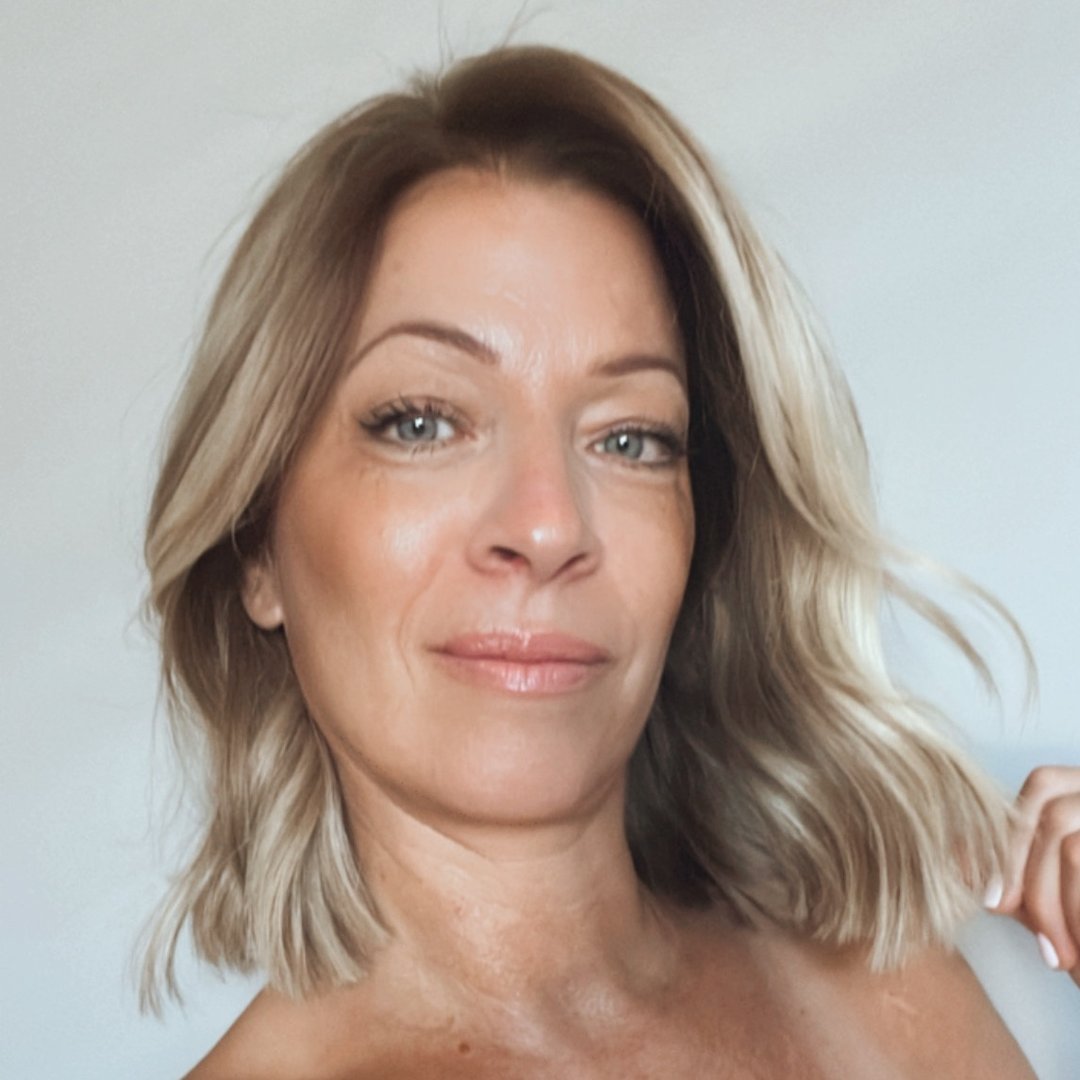 Annamaria Valentino || Mary