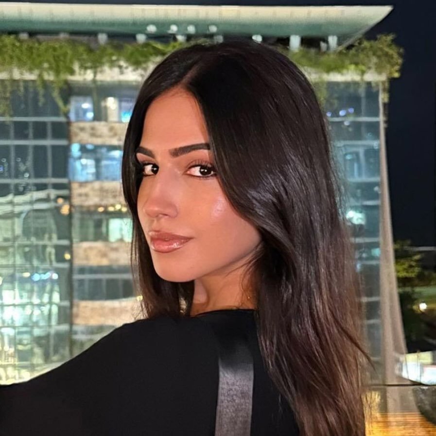 Alina Namazi