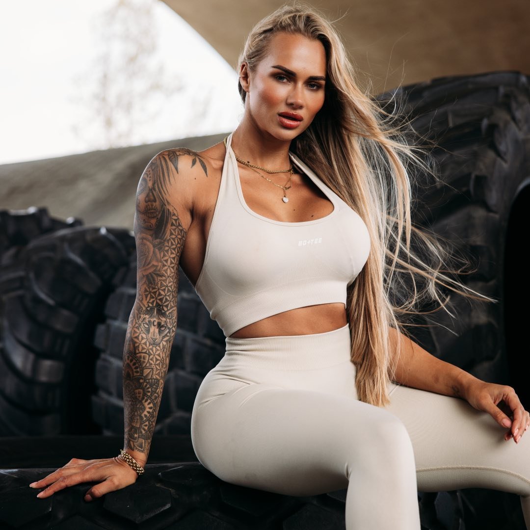 𝗔𝗡𝗡𝗘𝗕𝗘𝗟 𝗩𝗜𝗦𝗦𝗖𝗛𝗘𝗥  | FITNESS & LIFESTYLE