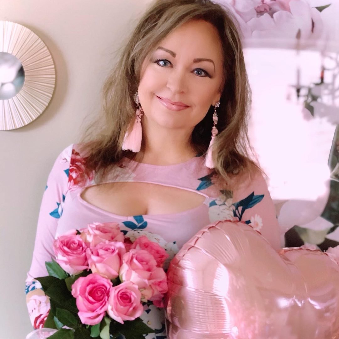 Linda Schuster Vartanian 🌸Home Decor🌸Seasonal Decorating