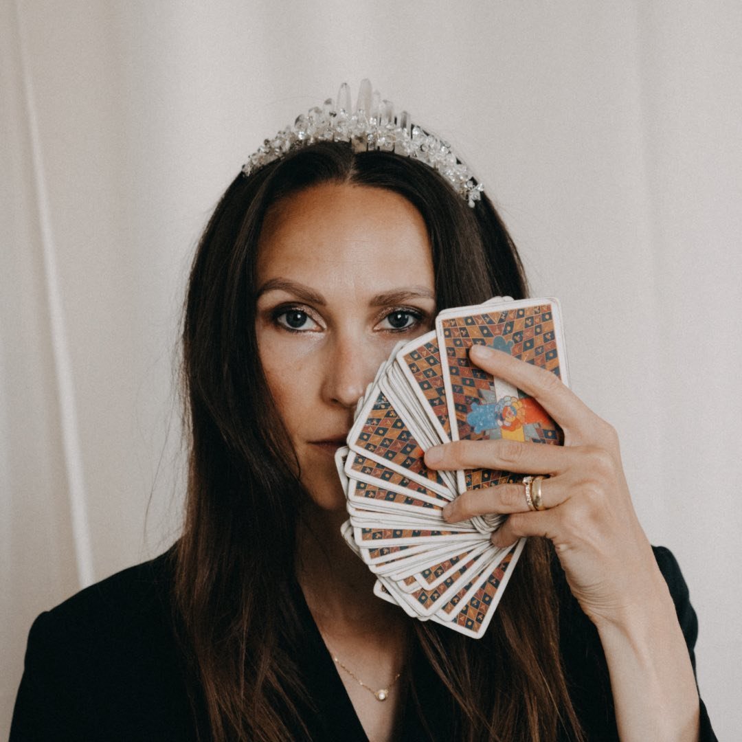 Hana Švábová | Průvodce Tarotem | Expert Na Práci S Temnotou