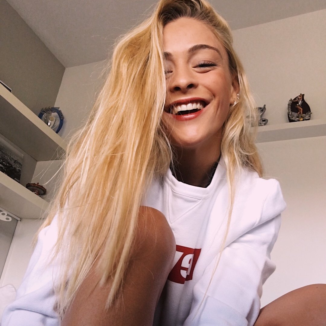 LAURA PUJOL 🦋
