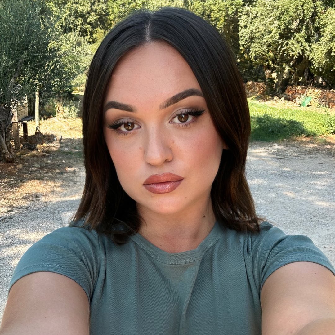Manon Crisologo