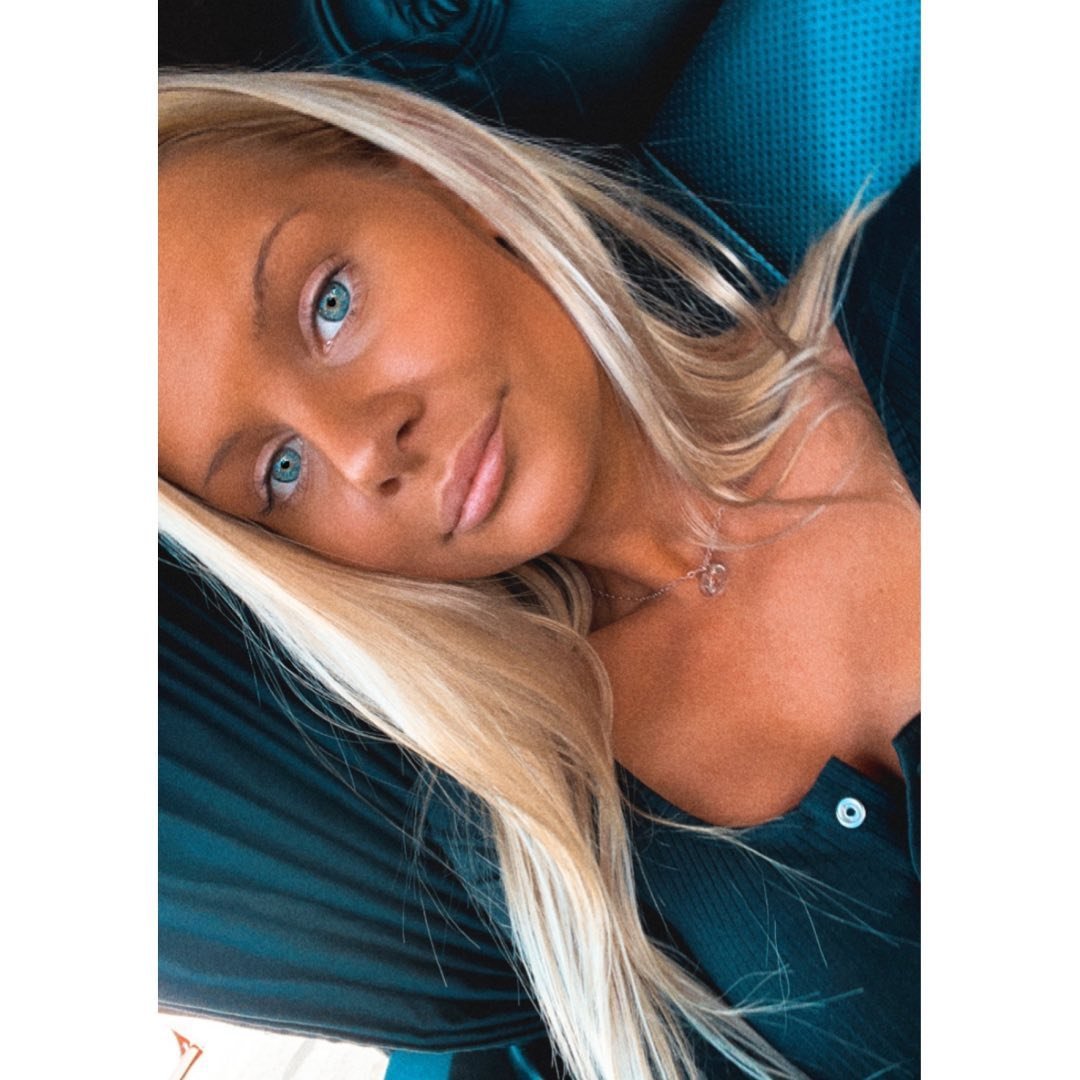 𝒥𝓊𝓁𝒾𝒶 𝒜𝓁𝓂𝓉𝑒́𝓃 ♛