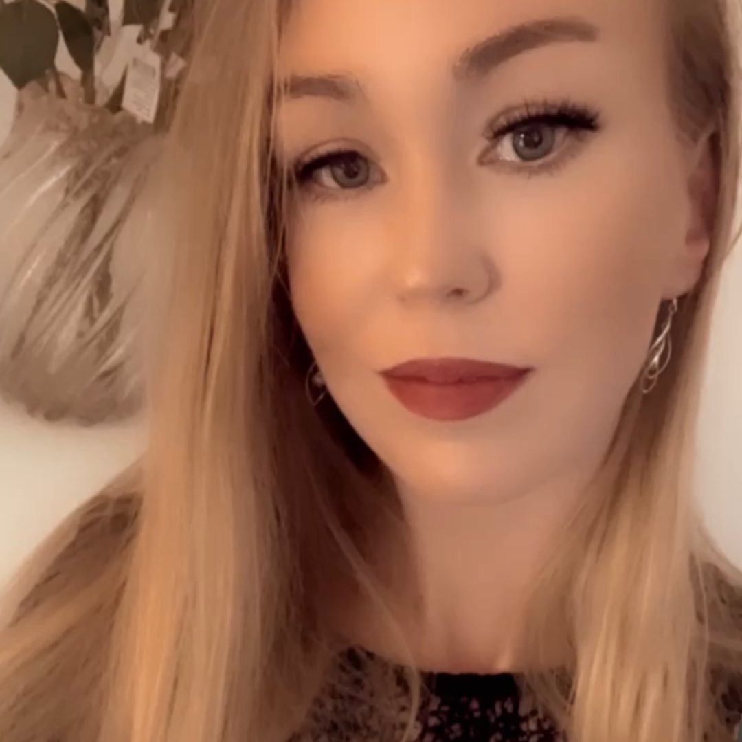 M A D E L E N E 🌸🇸🇪
