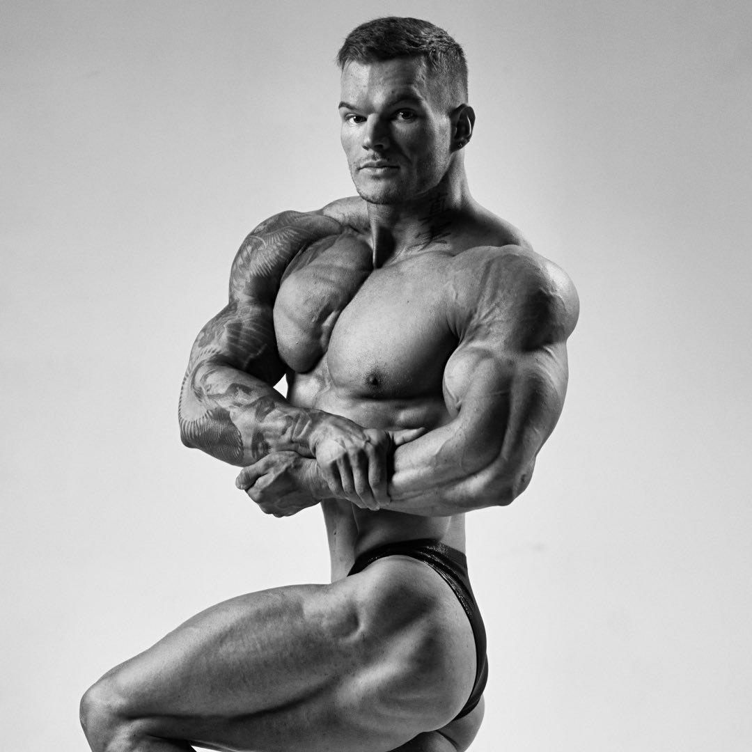 Niclas Henrik IFBB PRO
