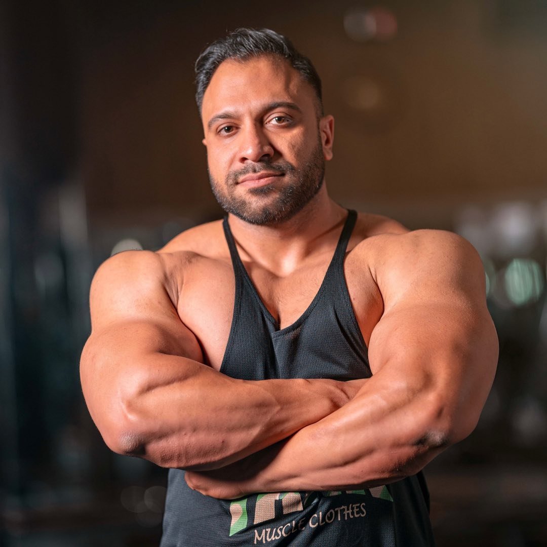 IFBB PRO  AMINAZARNESHIN