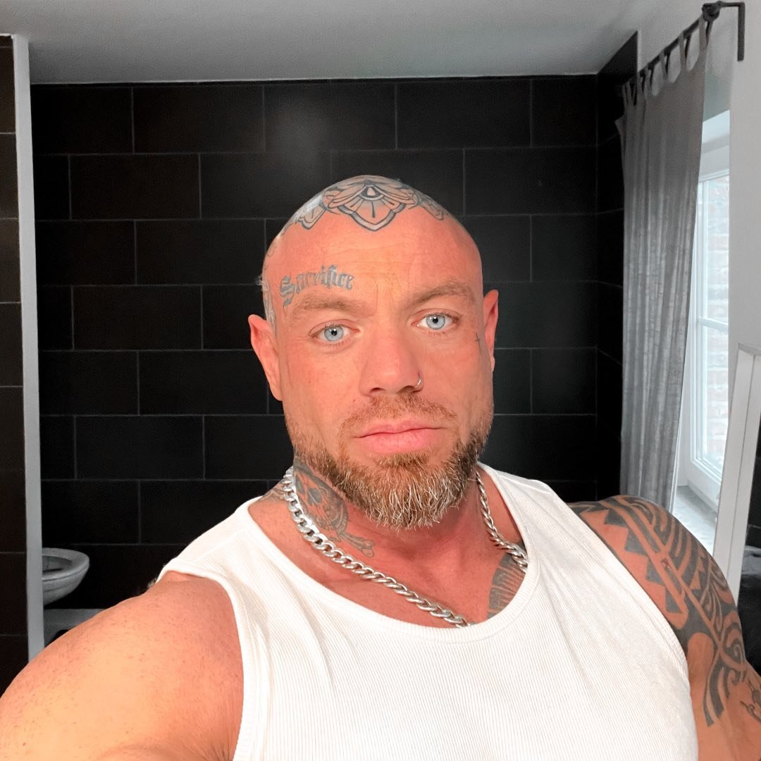 Aron Winnelinckx Creator Of Monsters 🦍