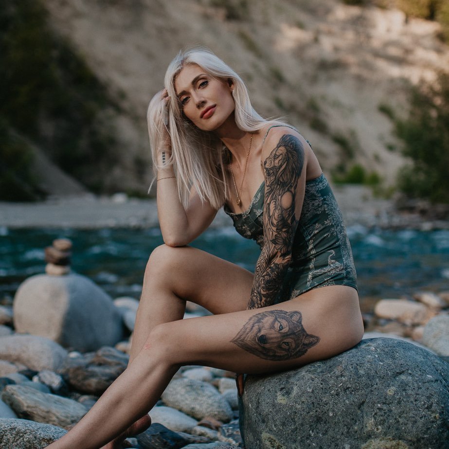 Nikki, R.H.N. | Holistic Nutritionist & Transformation Coach