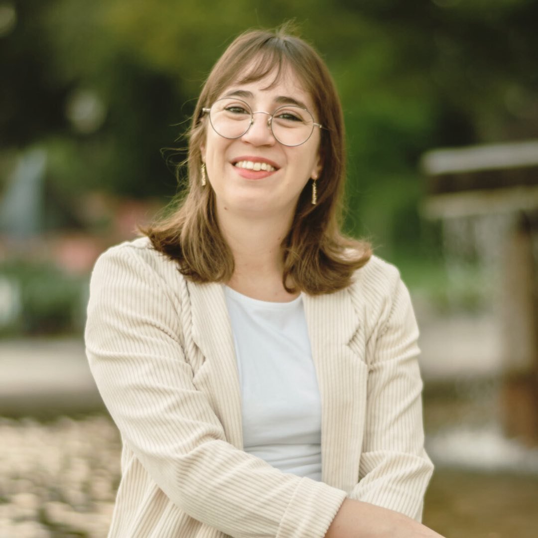 Ana Stokes | Criação Literária
