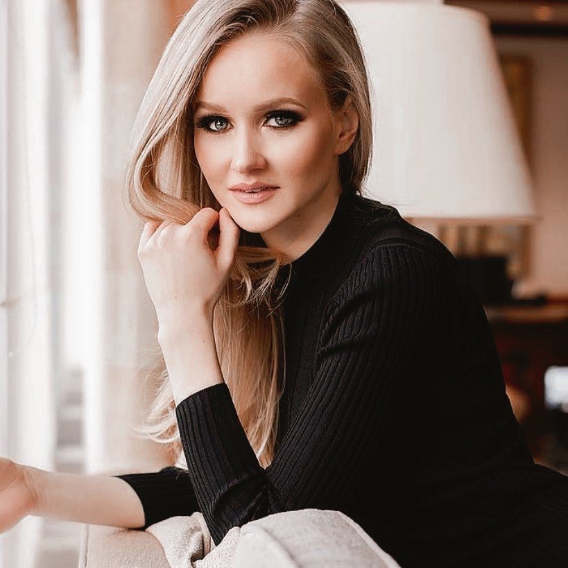 Emily Lyons