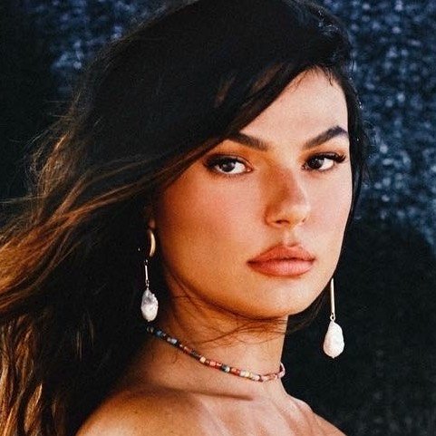 Isis Valverde