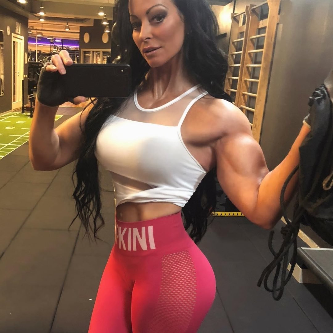 ADRIANA KUHL