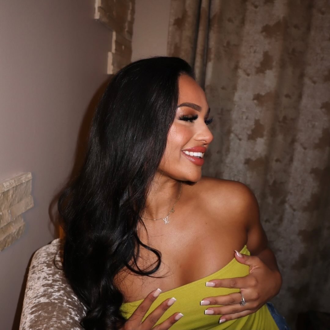 𝐅𝐞𝐦𝐚𝐥𝐞 𝐎𝐧𝐥𝐢𝐧𝐞 𝐂𝐨𝐚𝐜𝐡 🤎👸🏽