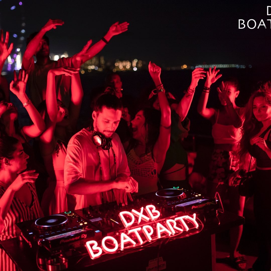 BOAT RIDERS / Yachtparty
