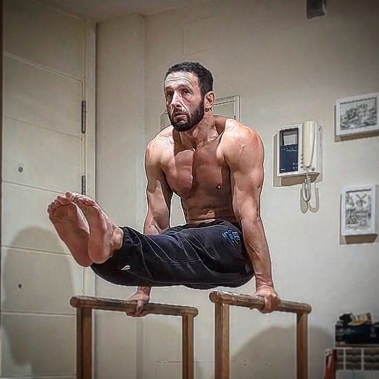 Sergio B_ Calisthenics_ Calistenia_yoga_handstand