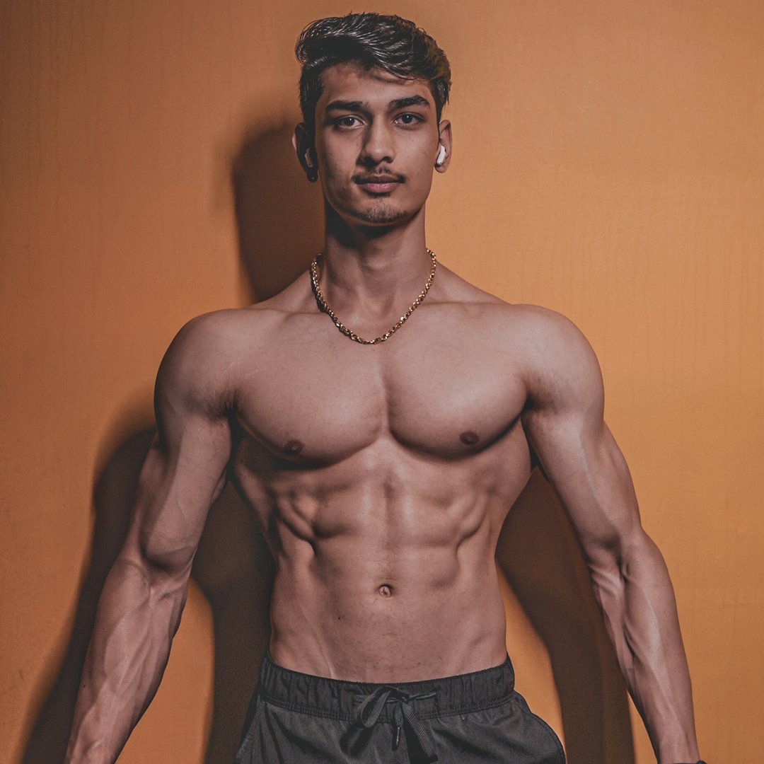 🇮🇳 Ashwin Hardia 🦁