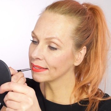 Hair&Make-up Esther Van Maanen