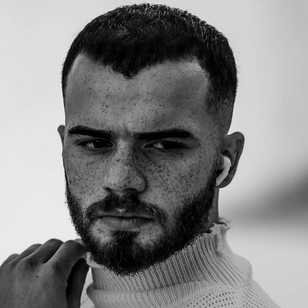 ايوب مناضل | صانع محتوى عراقي