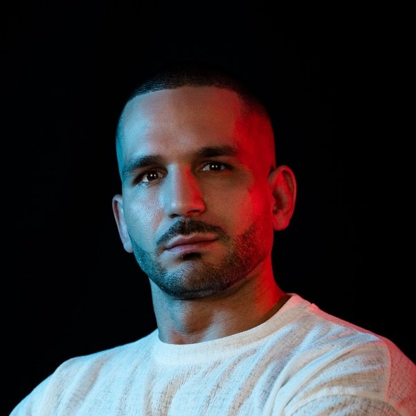 Adri Kastel | Growth Expert