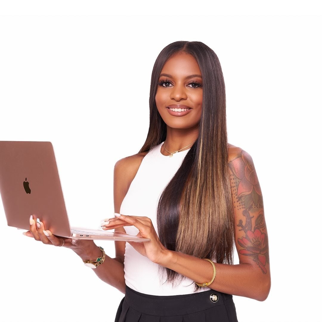 Graphic Designer - Photoshop Instructor