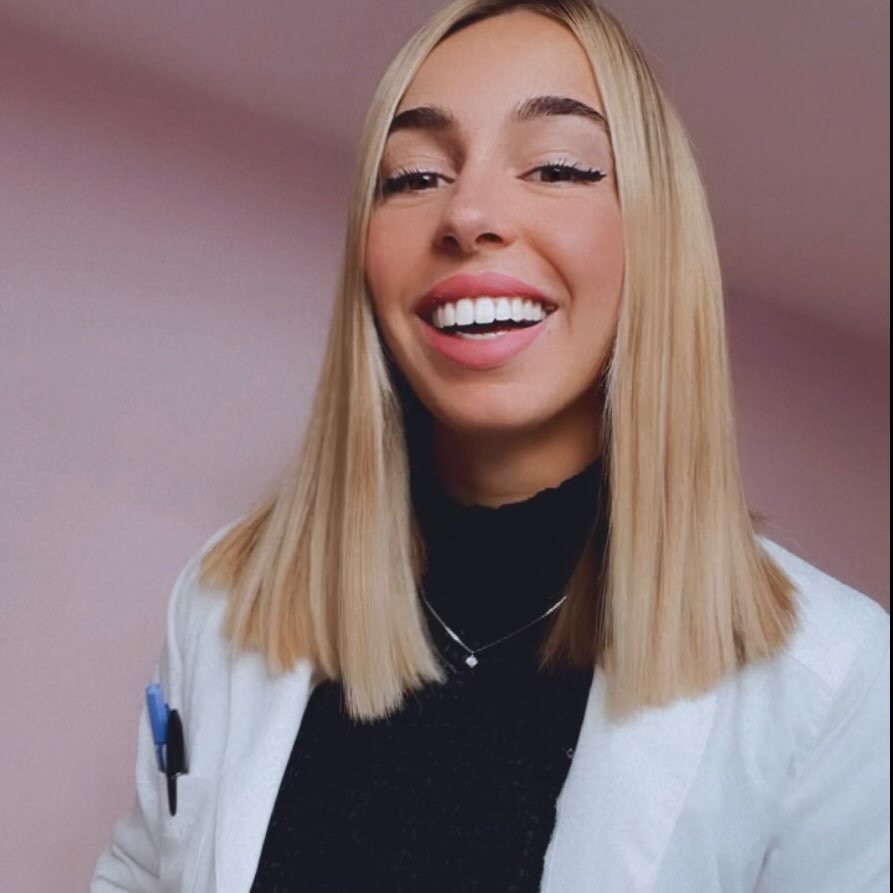 ⚕𝐹𝑎𝑟𝑚𝑎𝑐𝑖𝑠𝑡𝑎 𝑉𝑒𝑟𝑜𝑛𝑖𝑐𝑎 𝑅𝑎𝑠𝑡𝑒𝑙𝑙𝑖👩🏼‍⚕️🧬