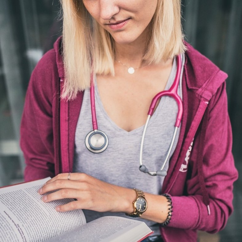 Magdalena Antoszewska | Rezydentka Dermatologii I Wenerologii 🔎