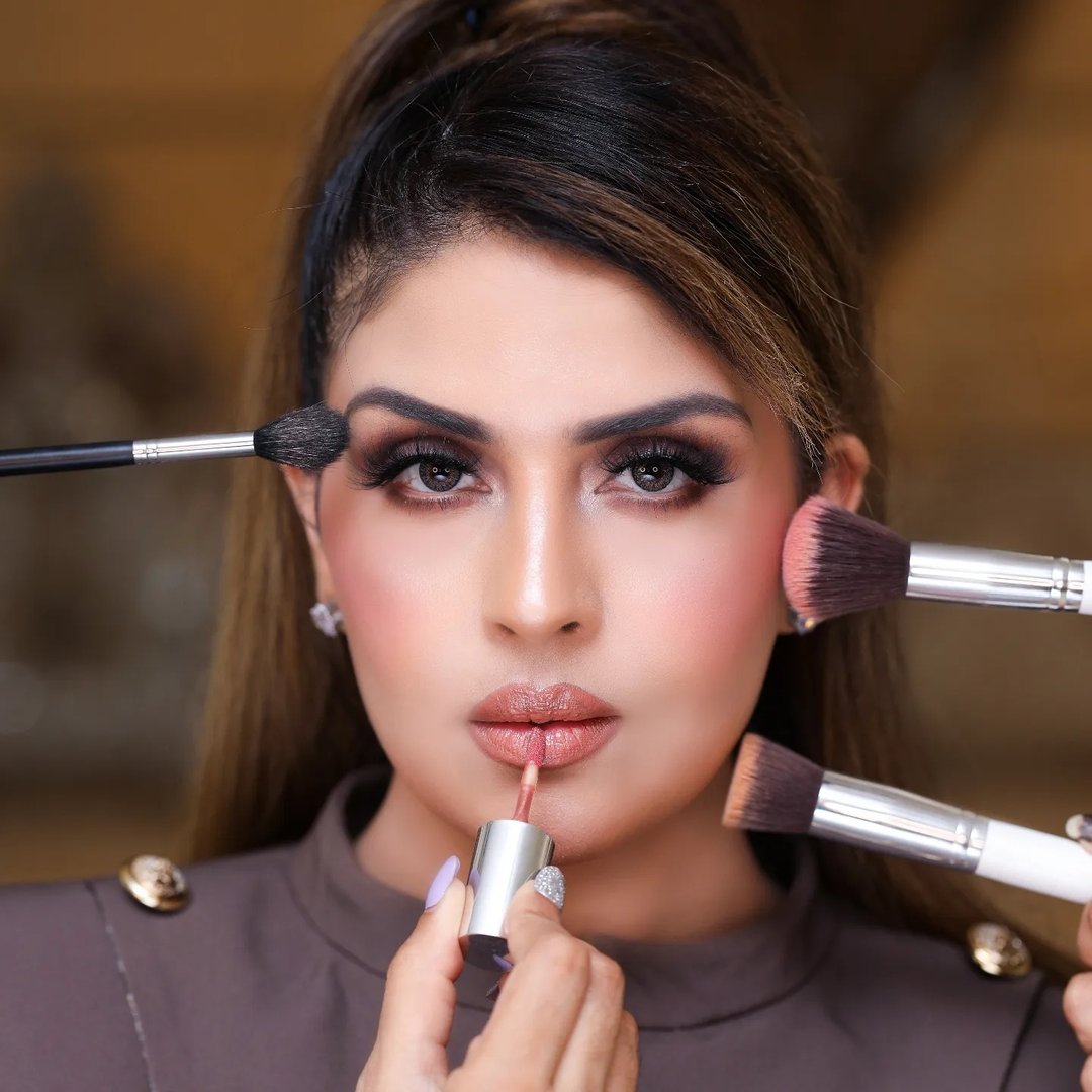 Makeup Artist Academy - Parry Vig