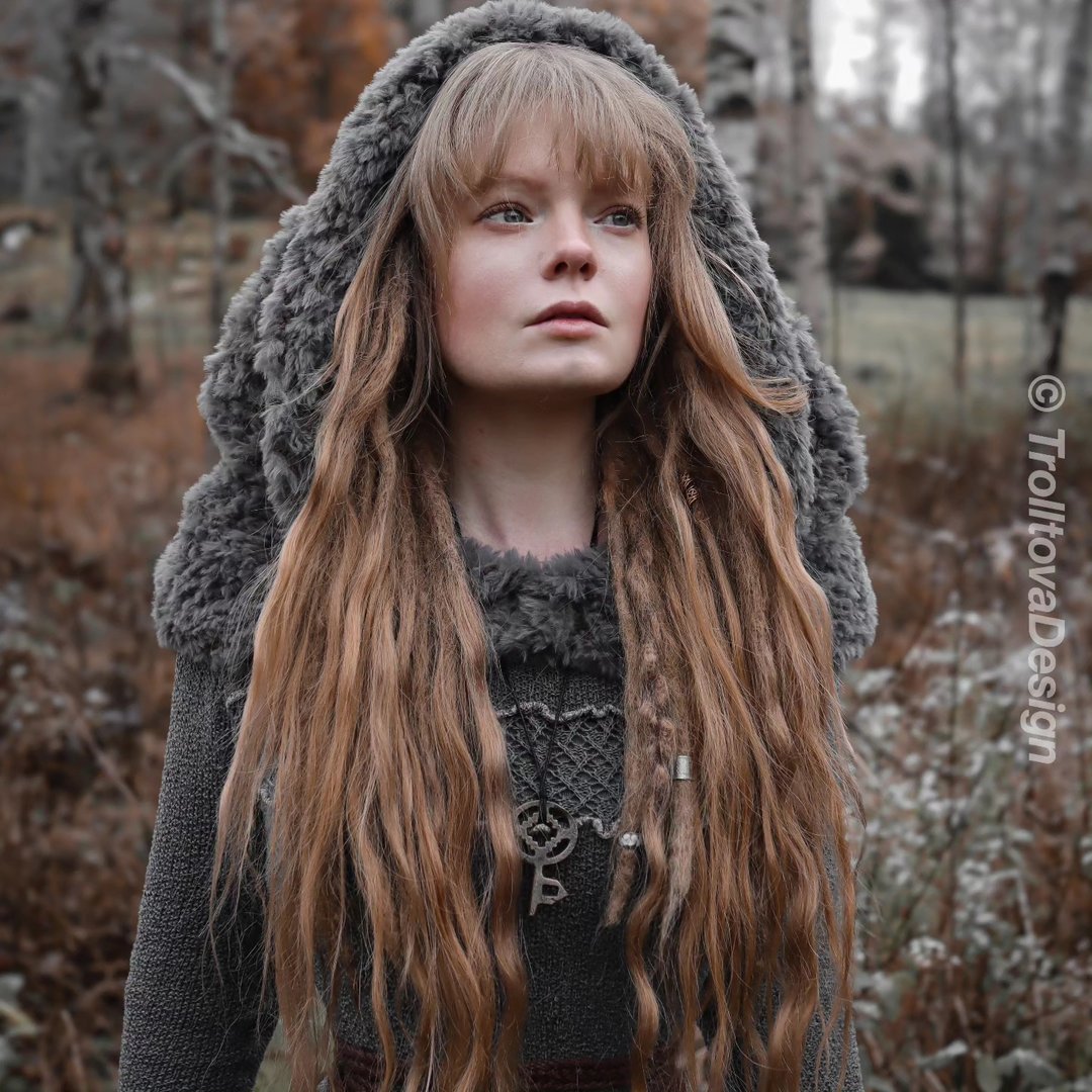Trolltovadesign| Handwoven Shawls, Hoods & Scarves.