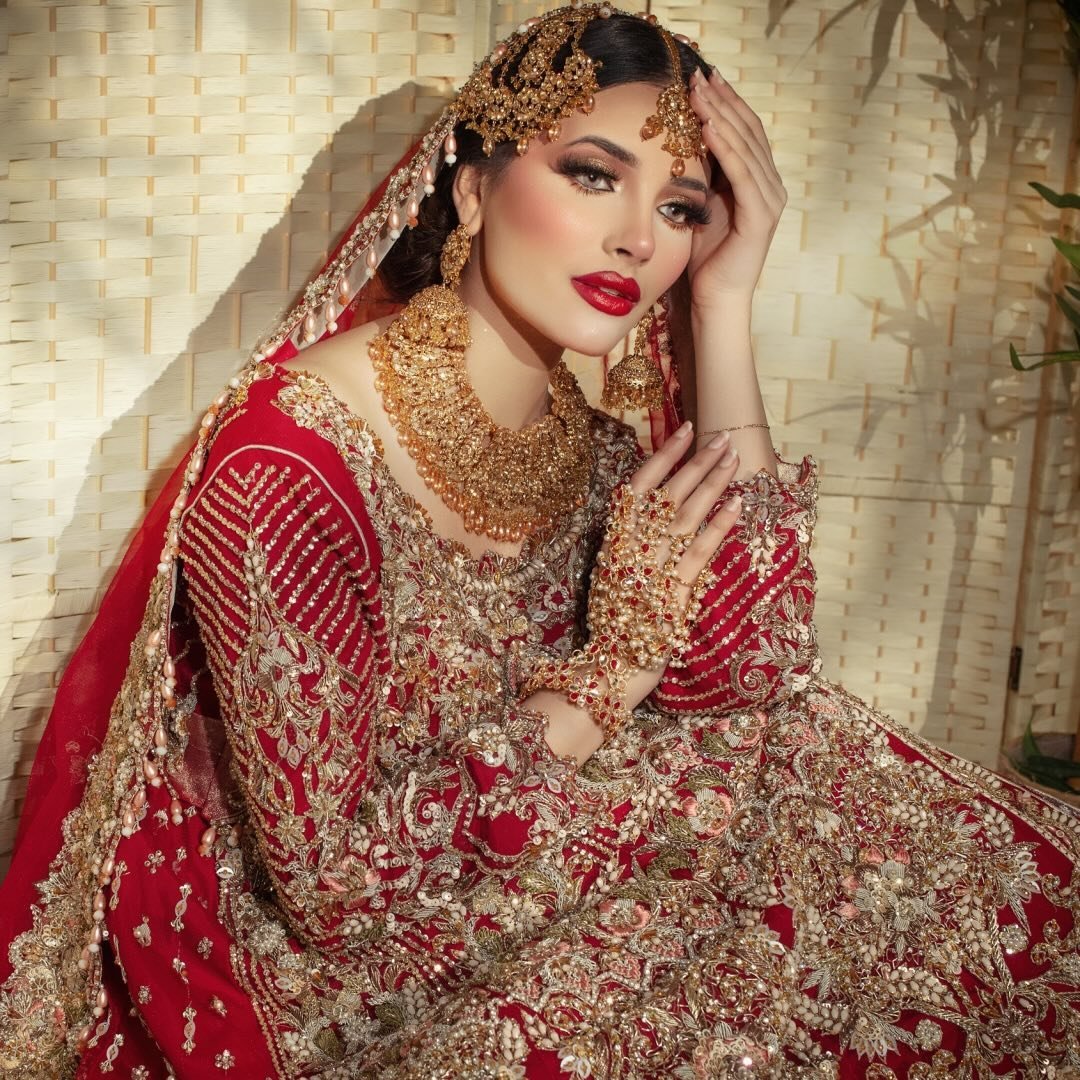 MAKEUP & HAIR ARTIST PARIS